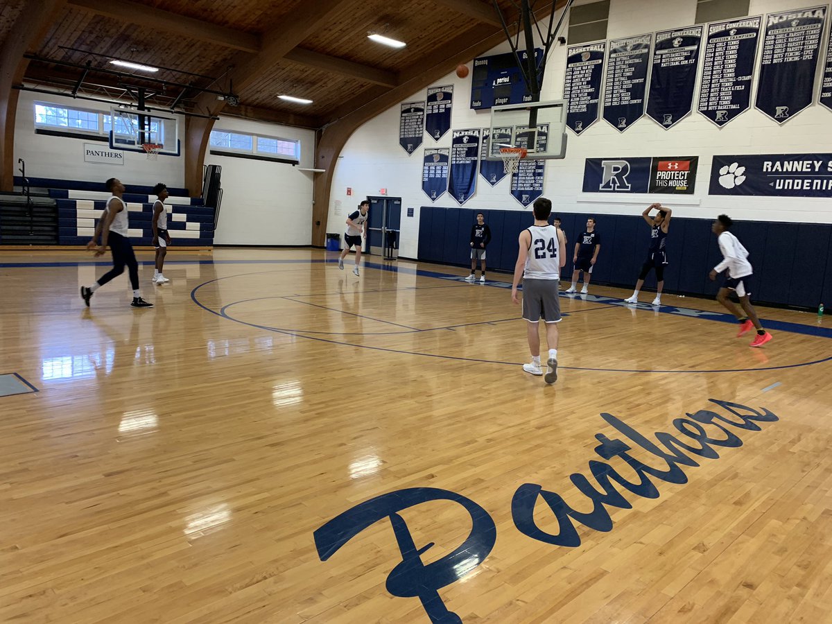 coachtierney74's tweet photo. Great shoot around today. Getting ready to take North Carolina by storm. #ChaseGreatness #GIVE2GET1 https://t.co/qP8XXPK0RP