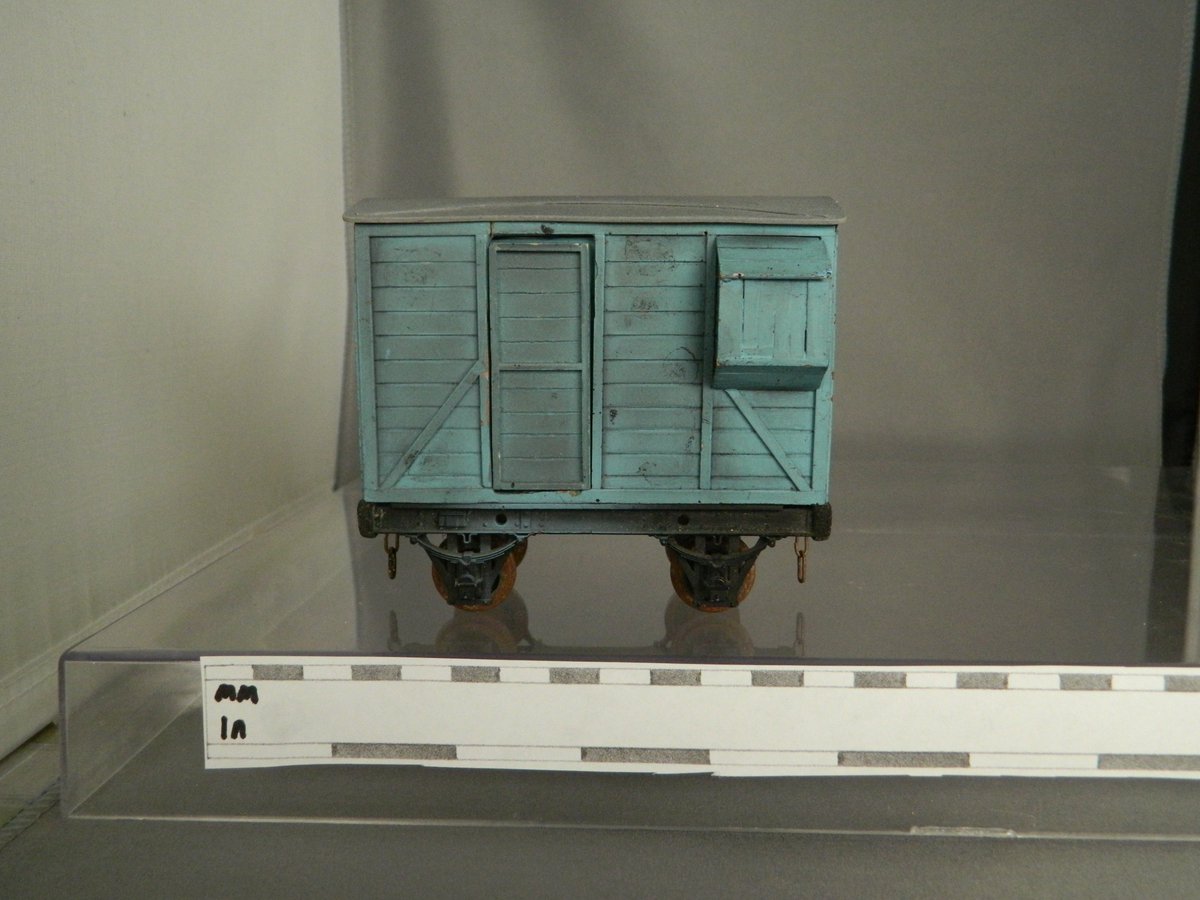 ThomasTankMerch's tweet image. Merry Christmas everyone! As our gift to our followers, the long awaited ruler photos of our props can be viewed in the links below. We hope you find these helpful for your own projects. Regards, 

drive.google.com/open?id=1BcJlw…

drive.google.com/open?id=1jdoDB…