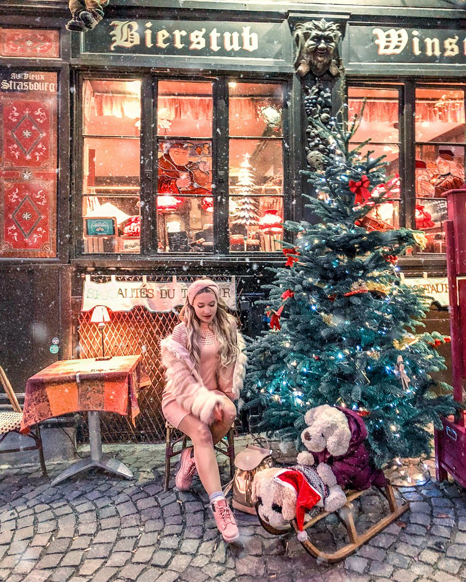 Naughty or nice, huh? 🎅🌲🎁