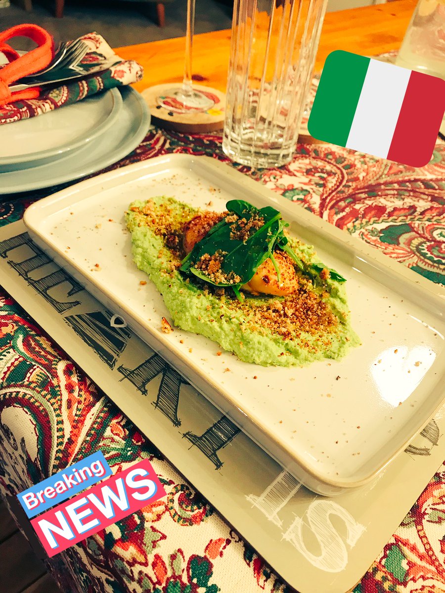 sarahshaw309's tweet photo. Thanks @Ginofantastico for the fantastico recipe for a Christmas starter “Capesante con purea di piselli e pane grattugiato”  scallops with pea purée forgot the rocket so had to be spinach🤦🏼‍♀️ #minimaleffort #maximumsatisfaction #italiancooking #ginositalianescape https://t.co/8THD7Tw7ND