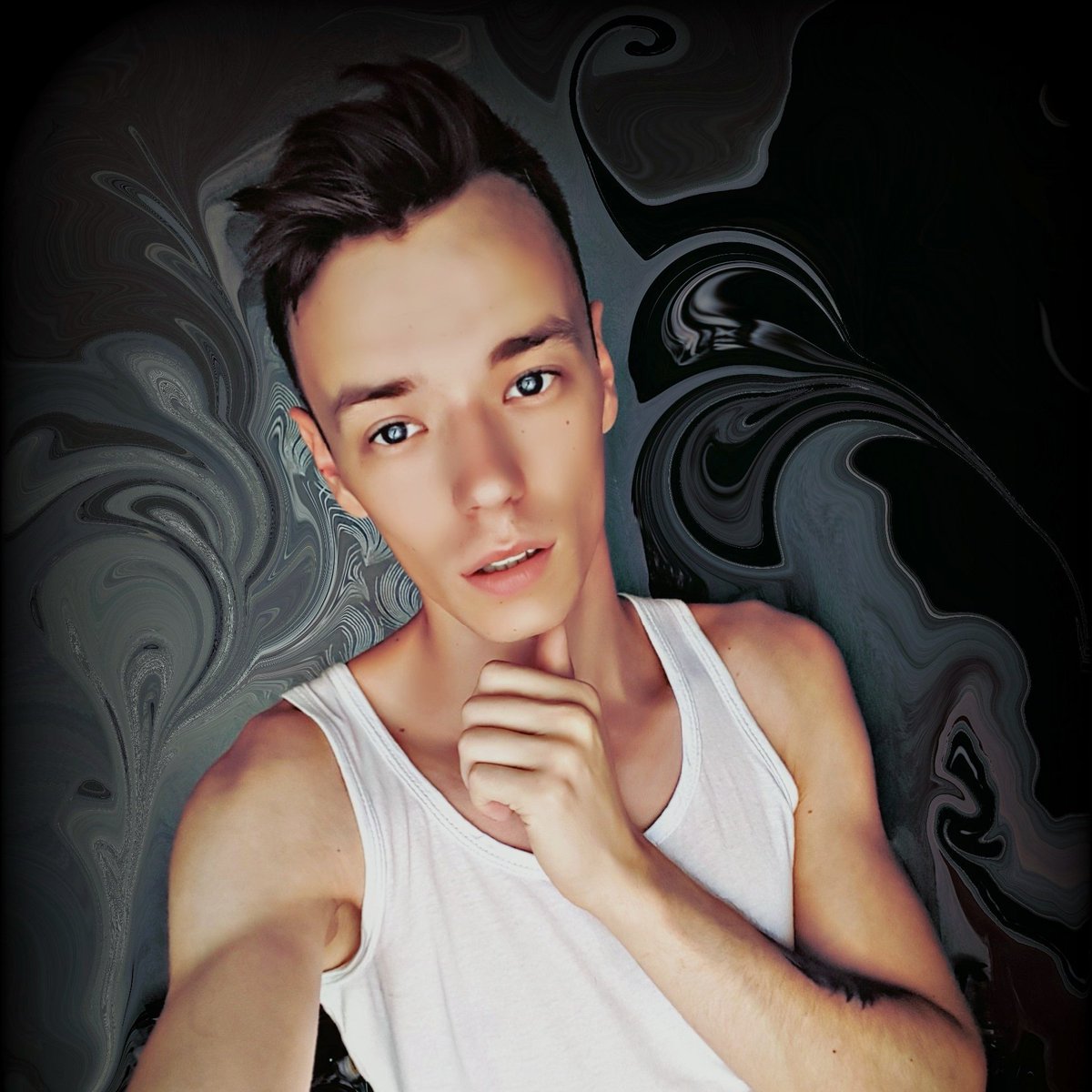 kostic19947 tweet picture