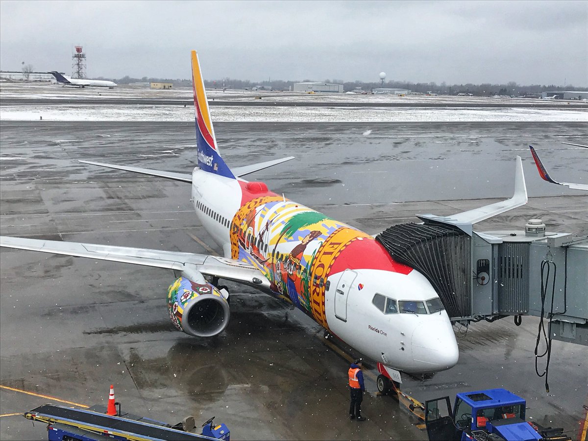 BUFAirport's tweet photo. #FloridaOne by @SouthwestAir prepares for the short flight to @BWI_Airport. https://t.co/855jQg0BGm