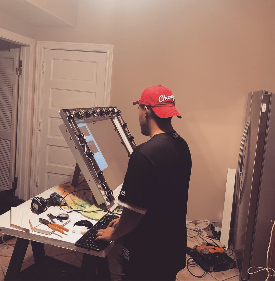 JayyDoxx's tweet photo. Built a “Custom Vanity Smart Mirror” w/ a dimmer switch to control lighting as a gift.

Smart interface includes:
● Time / Month / Date / Year
● Displays when Sun will set
● Reminders
● Current Weather
● Humidity
● Weekly Weather Forecast
● Wind Direction (N,W,S,E)
● Etc https://t.co/gPmLaH7EQz