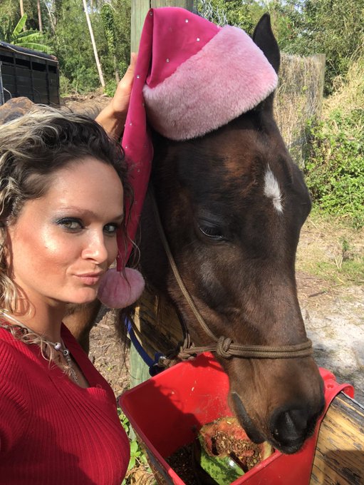 Merry Christmas from the Prinzzess family! https://t.co/UUSUoVBofd<a href="/tag/newprofilepic"class="tags"><span>#newprofilepic</span></a>