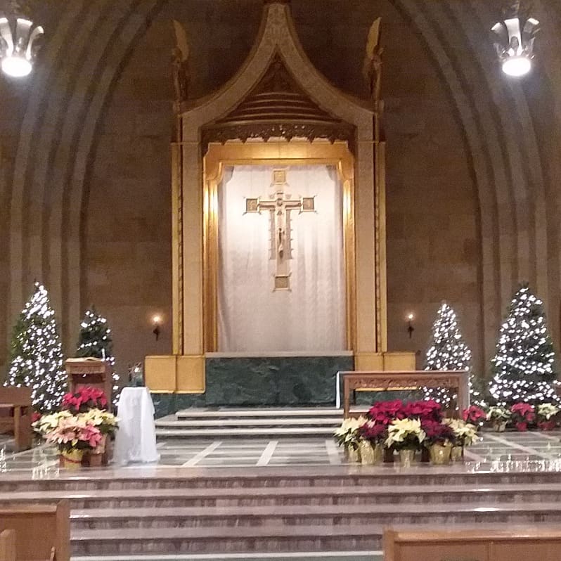 SHMBenedictines's tweet photo. #JoytotheWorld! May you have a blessed #Christmas! Our #Benedictine family gathered with guests and friends in the #monastery chapel around the Eucharistic feast to proclaim "hodie Christus natus est" - today Christ is born! @bustedhalo #BHAdvent #InstaAdvent #CatholicSisters https://t.co/v64eEreu5E