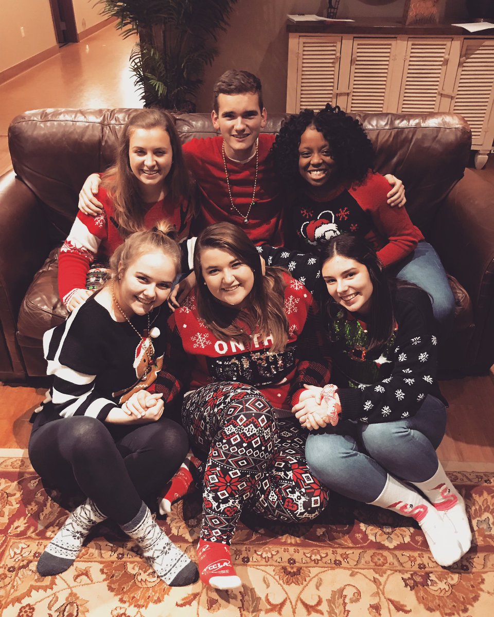 Merry Christmas from your Tennessee FCCLA State Executive Council ! 🎄
We are grateful for each of the members we serve.