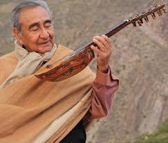 Y una oración de luz para el alma de un maestro que nos iluminó con su música.