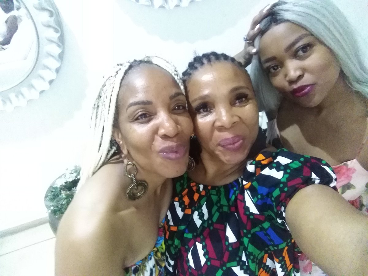 Khumbuzile2's tweet photo. #festiveThings https://t.co/cvqHdy3R5C