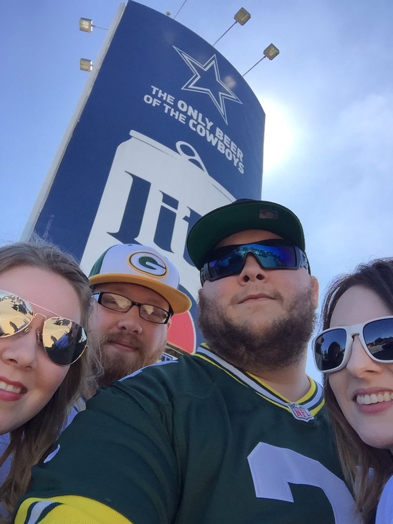 SavageJoker93's tweet photo. @GBPdaily @dhgate #packergear #picturecontest @dhgate https://t.co/9jRL13eWmq