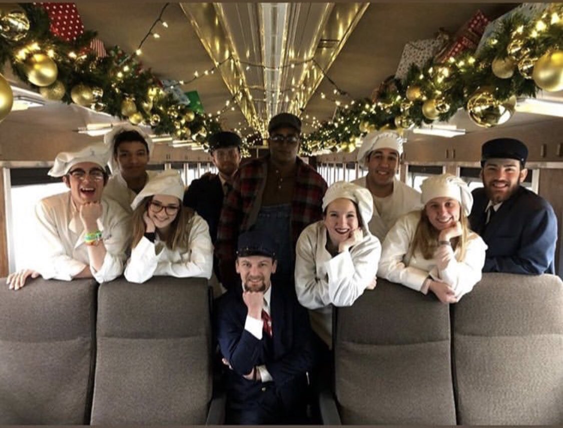 Santa is out of town today on a very important job but he’ll be back tomorrow through the 30th for more trips to the North Pole🎅🏽

Come see us this week 🚂

stlthepolarexpressride.com