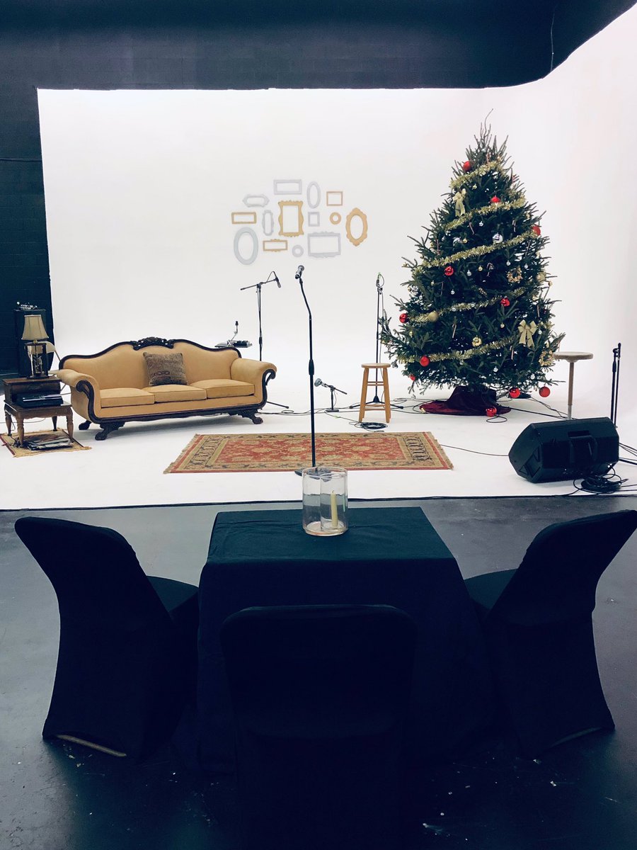 4CornerStudios's tweet photo. Happy Holidays from our family to yours! Wishing you joy, love and peace in this season❤️💫 https://t.co/fyh8czKq6I