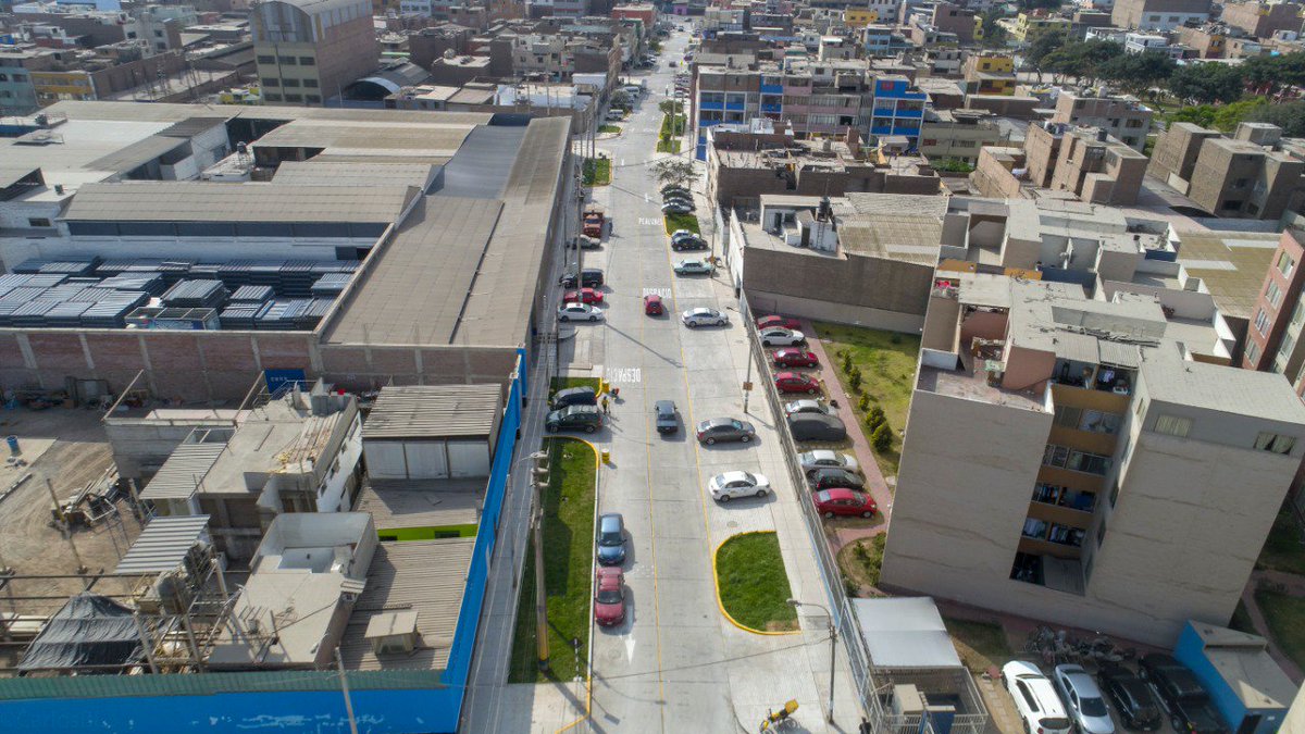 MuniLima's tweet photo. #MMLInforma: Ponemos a disposición de los vecinos 23 mil metros de nuevas pistas y veredas en el cuadrante formado por las avenidas Zorritos, Tingo María, Venezuela y Naciones Unidas.→ https://t.co/KSlHtboDkM https://t.co/nM94iyHyU5