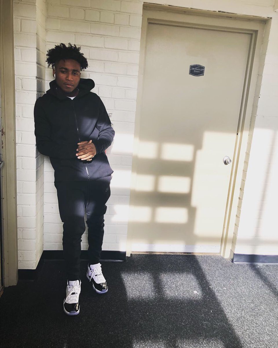 Bigmonteee____'s tweet photo. Merry Christmas 🎄 https://t.co/fA8YX3FUsu