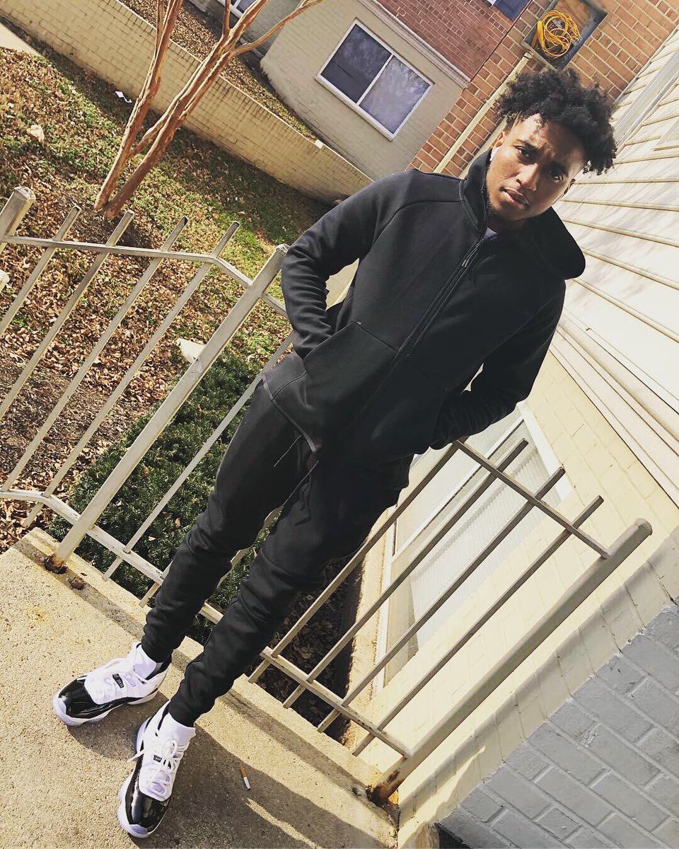 Bigmonteee____'s tweet photo. Merry Christmas 🎄 https://t.co/fA8YX3FUsu