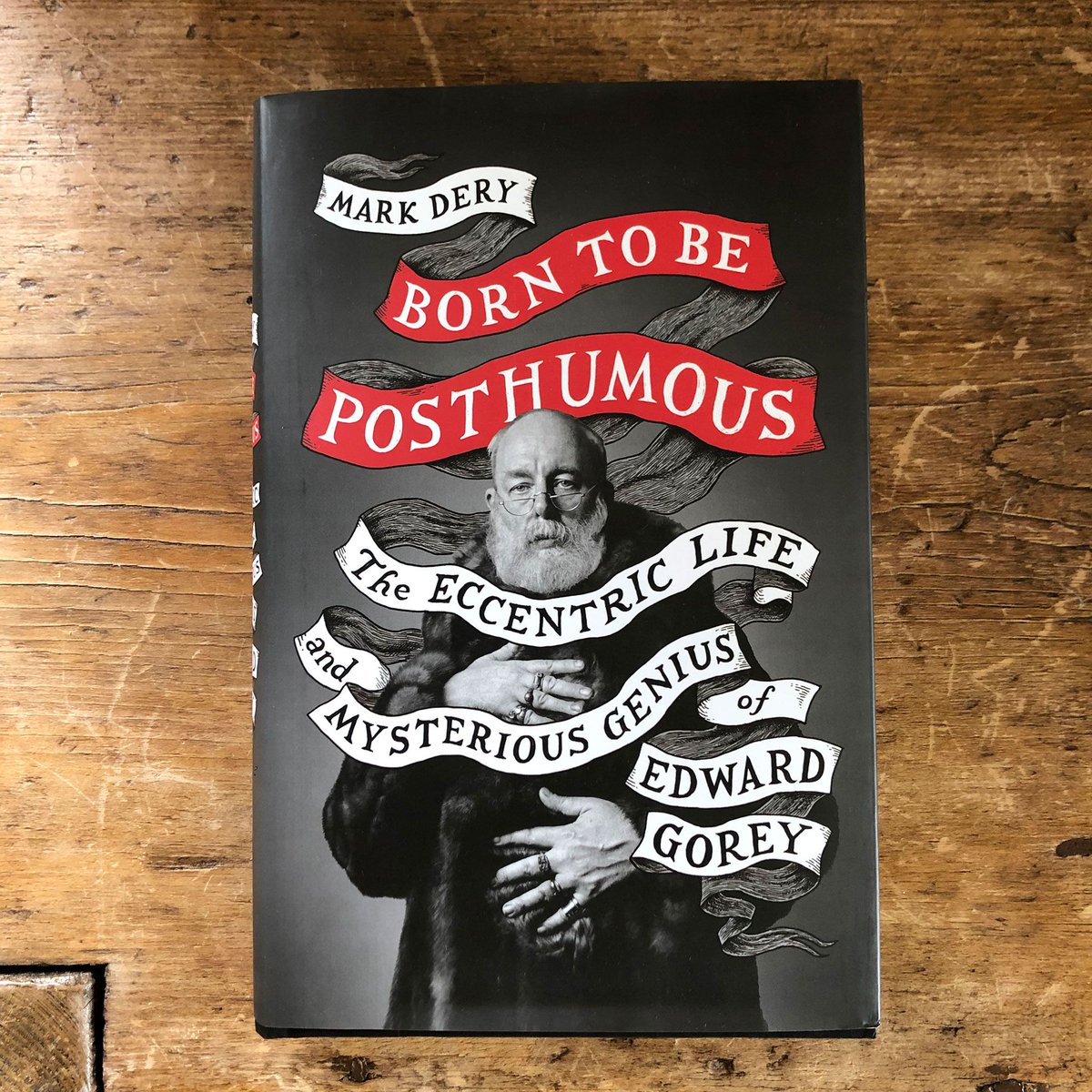HoeflerCo's tweet photo. Holiday reading! #fantod #thegashlycrumbtinies #thedoubtfulguest #thebugbook #theinanimatetragedy #thesoppingthursday https://t.co/fncgaUKQBu