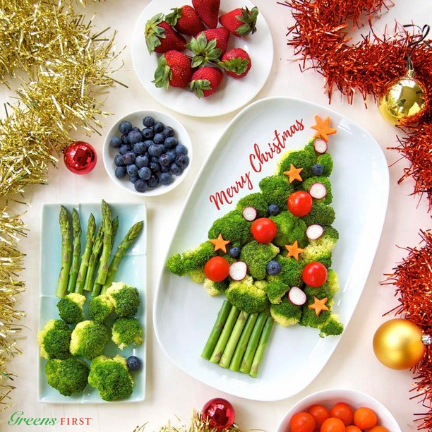 GFFemale's tweet photo. Merry Christmas from Greens First Female. May your holidays be filled with joy with the people you love!

#Happy #Holidays #Merry #Christmas #Holiday #Season #HappyHolidays #Christmas2018 #MerryChristmas #Celebrate #Family #Wellness #Nutrition #Vegan #Food #Love #Healthy https://t.co/kVHVVBMNX1