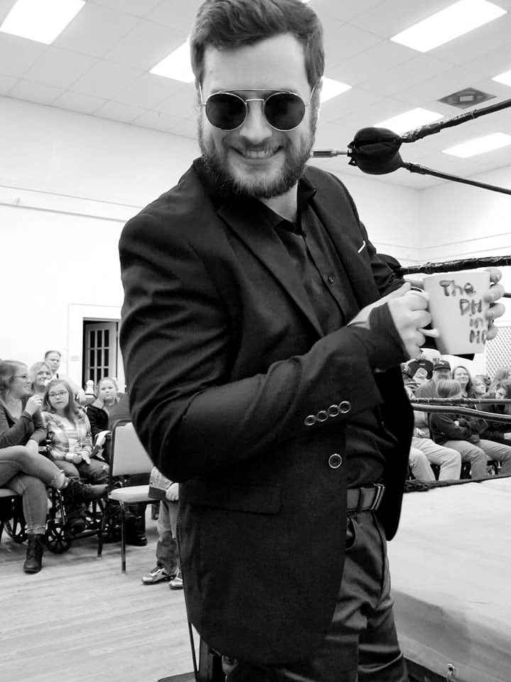 HandsomeDevilDH's tweet photo. Merry Christmas, one and all from The DH in HD Show featuring Professional Wrestling and Friends! 🎄⭐️❤️ https://t.co/dpCPLJYN1M