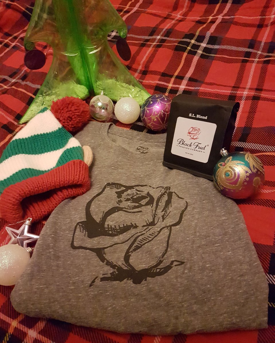 funkymunkyk's tweet photo. @blackfuel @ShannonLeto Look what Father Christmas brought me!! 😉 😀 (well I may have helped him out a bit!!) #apresentfrommetome lol ... #blackfuel #blackfueltradingco #shannonleto #slblend #Coffee #greatcoffee #newthreads #rose #blackrose #grateful #MerryChristmas https://t.co/eGO0Y0QQxH