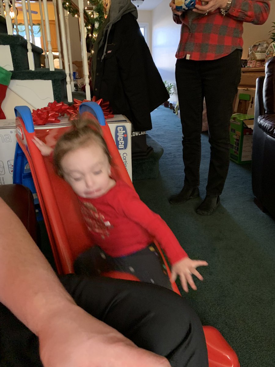 claw1400's tweet image. I think my niece likes her Christmas gift.