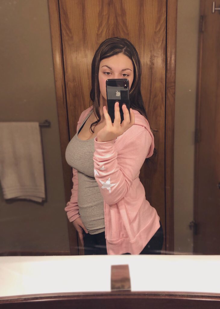 lyndakerceleste's tweet photo. #mombod https://t.co/so1LZYuqPK