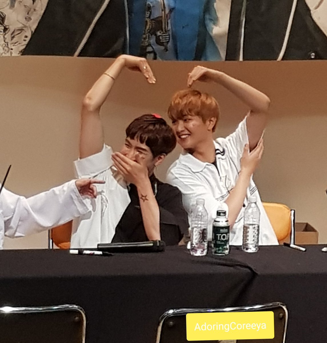 adoring_corbyn's tweet photo. [July 15th 2018] Cory and Kiyong Fansign

Please dont reupload without credit ~ 💕

#투포케이 #24K #홍코리 #Cory #Kiyong @24K_KiYong0325 @24K_coreeya #AdoringCoreeya https://t.co/tKridp5Fu3