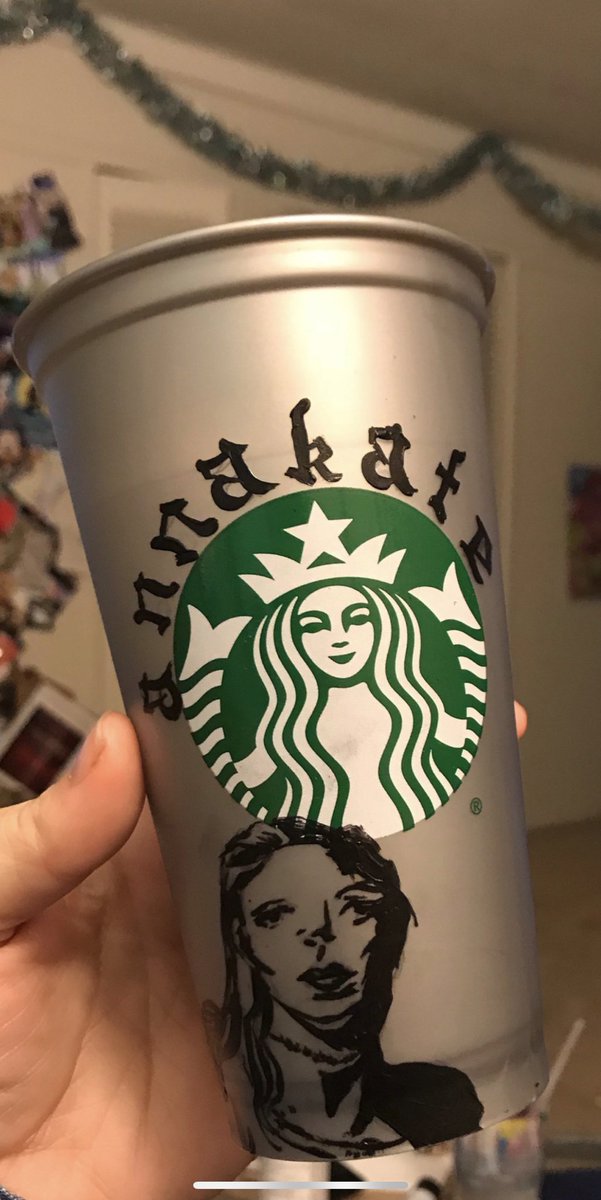 frogofchristmas's tweet photo. The story of the worst best Christmas present thread:
So I wanted to get my sis something for Christmas and all y’all know she loves @taylorswift13 so I asked a girl on Etsy to make her a mug after seeing all her other cute stuff. This is what she sent me. https://t.co/Ox6kNdRZDt