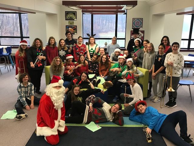 principal_urso's tweet photo. Happy Holidays from McGee - see our student and staff carolers! https://t.co/NSa5bCziG7