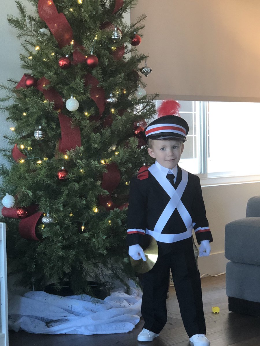 DanielleCasting's tweet image. My sons piece de resistance gift of all times the @OhioStAthletics @Buckeyes  #scriptohio band costume. Drop the mic