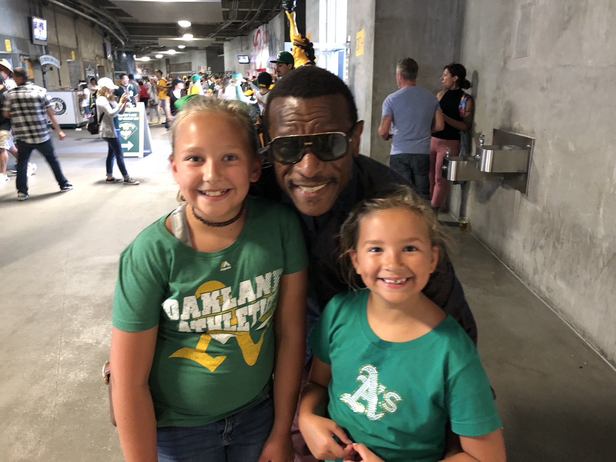 Happy birthday to Rickey Henderson! Thanks for the picture with my girls this season.     