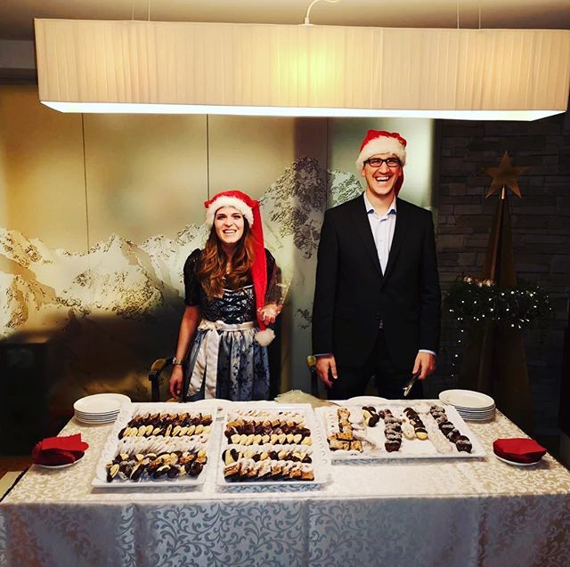hotelbrigitte's tweet photo. Na, wer greift als Erstes zu 😉

#hotelbrigitte #ischgl #cookies #weihnachten #weihnachtskekse #christmas #merrychristmas #skiing #skifahren #urlaub #holiday 
https://t.co/x4h5GHwHuR https://t.co/PmBNoyesuH https://t.co/3u6rkCDBOY