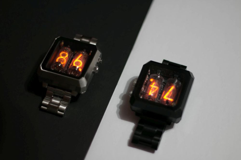 abcxyz_jp's tweet photo. 『耐水・スタイル切り替え・Qi充電。スタイリッシュなケースに身を包む、レトロでありながらも現代的なニキシー管腕時計』
https://t.co/zXnwyXZqa9
ニキシー管腕時計と実用性という、相反する要素を追求する一本
Sponsored #腕時計 #ニキシー管 #レトロ #クラウドファン��ィング @VulcanWatch https://t.co/gzKsT35j7o