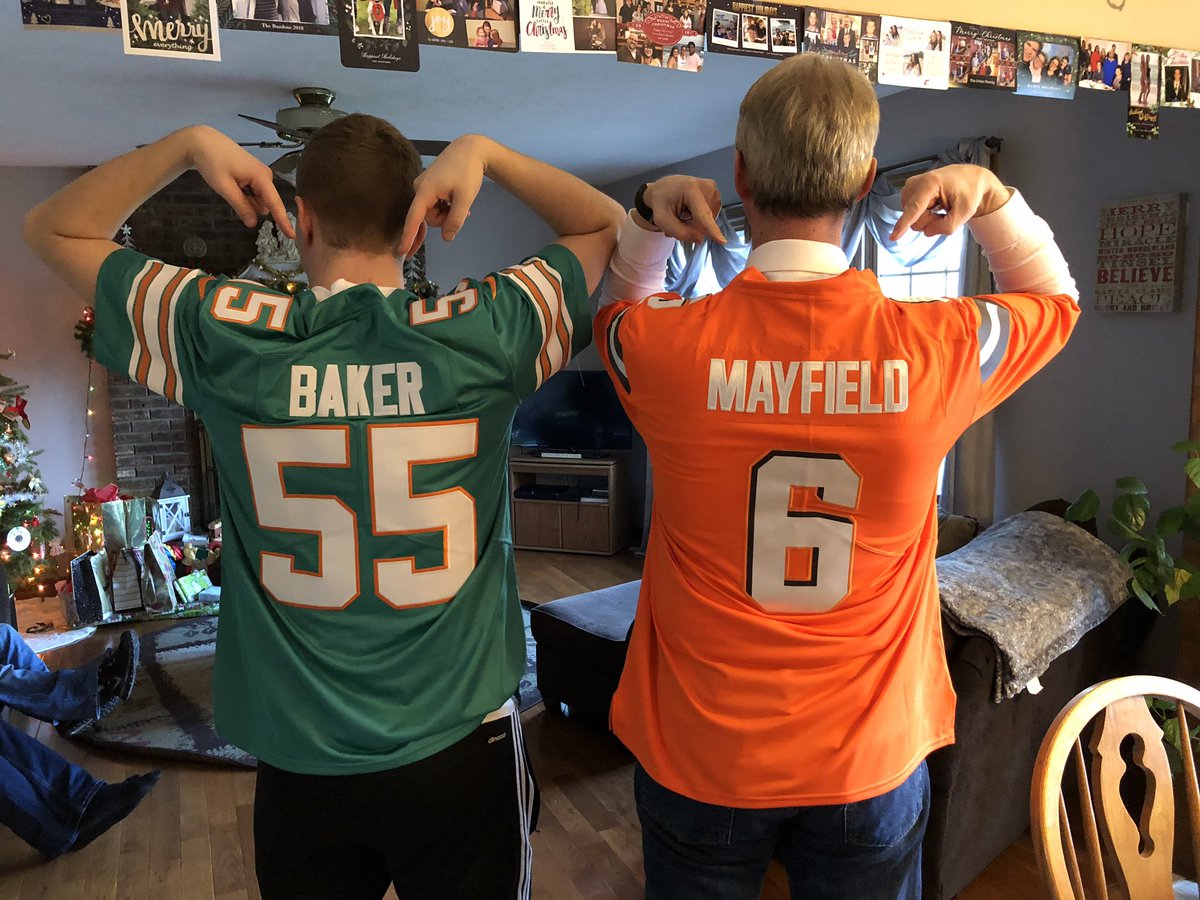 TimothyShell's tweet image. #WhenYouLoveFootball @Lastname_Baker @bakermayfield