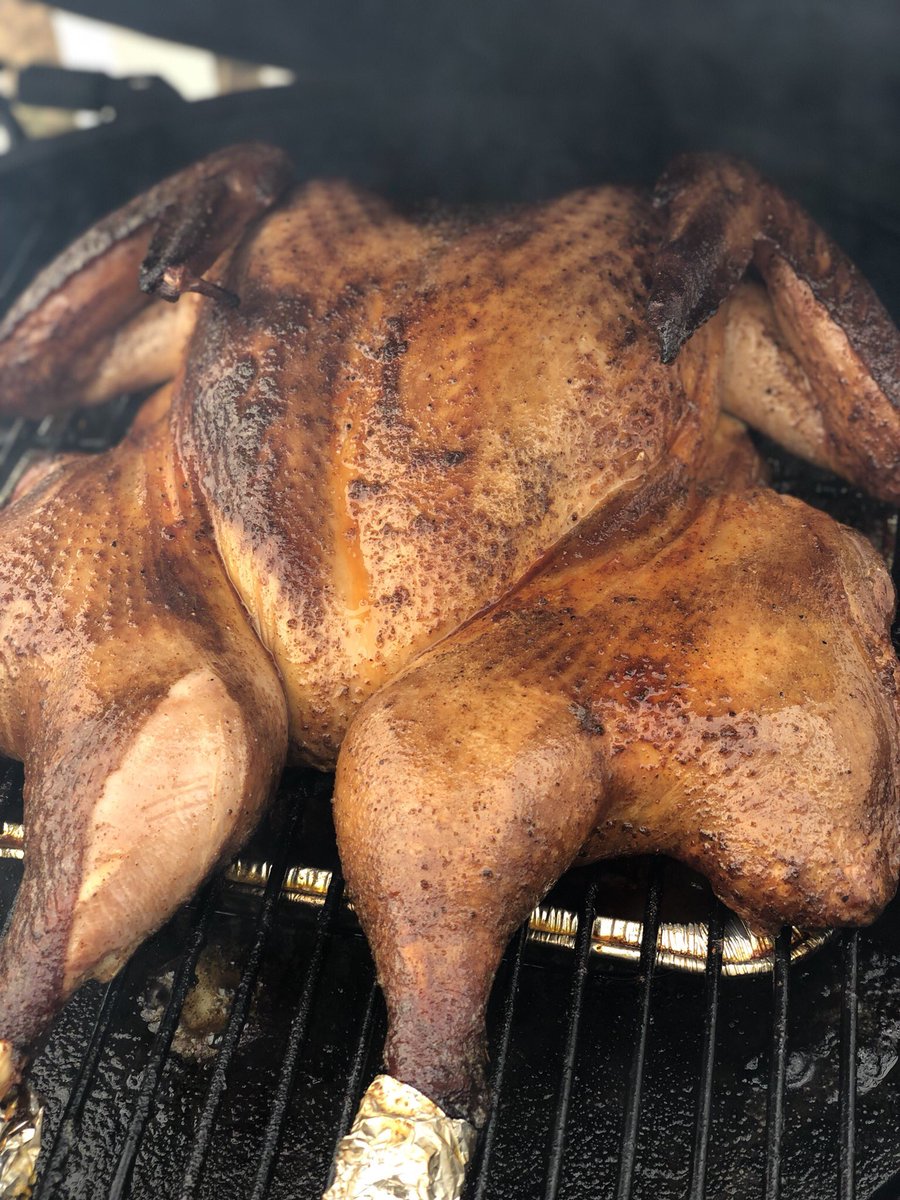 SaucySwine's tweet photo. Just crisping the skin. Can’t wait. #mdbbq #bbqlife #turkey #barbecue #merrychristmas https://t.co/PpljgpQNqa