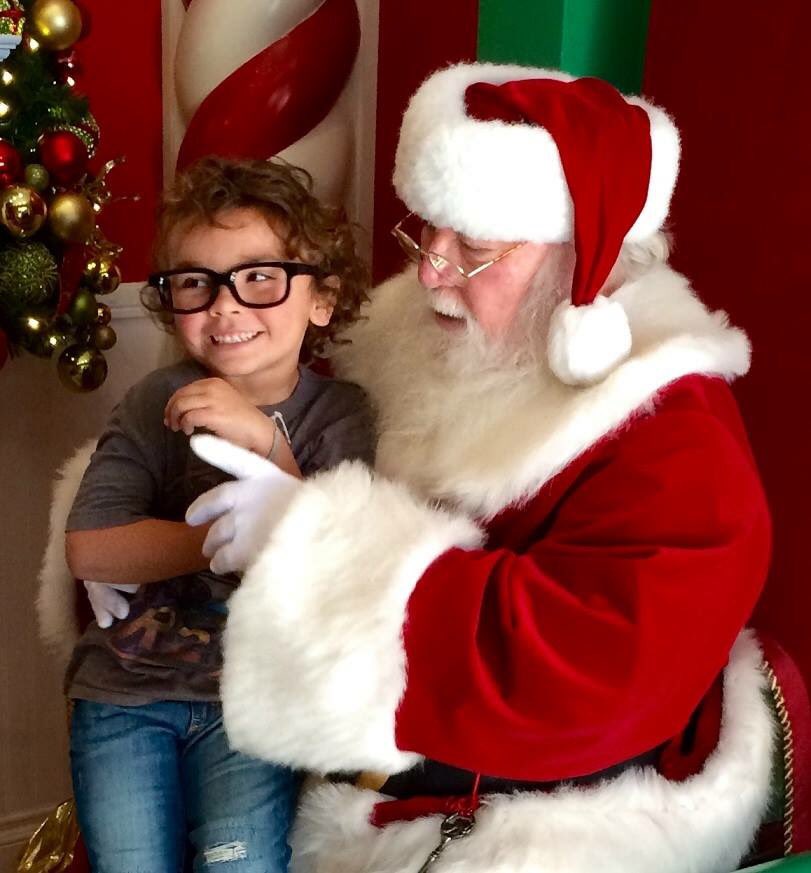 The cutest throwback ever! Merry Christmas to all! XOXO 🎄🎅🏽❤️#MyFinny #MerryChristmas #FunTimesWithSanta