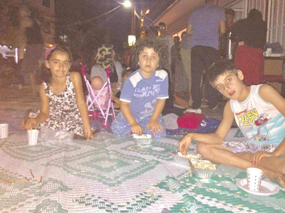 gultepeliler's tweet photo. 2 yıldır her hafta sonu ''Sokak Sineması Projemiz'' ile hem eski dostlukları pekiştirdik, hem sokakları boş bırakmadık.. https://t.co/DVTWUoeEfS
