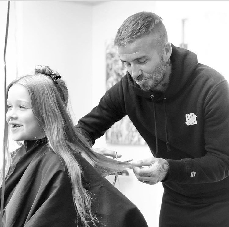 app_rouge's tweet photo. Even David Beckham gives his daughter a haircut after Christmas. Why not treat yourself for a personalized look with one of our Rouge Professionals?
Rouge Beauty has professionals ready to be booked in to give you the look you desire. Download the app by clicking on the link  ... https://t.co/T8Jo3Wj35e