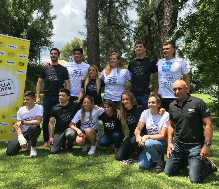 La verdadera Liga de la Justicia: Peque Pareto
Delfi Merino-Fede Molinari-Braian Toledo-Jennifer Dalhgren-Crismanich-Chiaraviglio-Yésica Bopp-Ana Gallay-Armenault-Delfi Pignatiello-Pilar Geijo y Fede Grabich se juntaron para ayudar a los más necesitados 👏 infobae.com/deportes-2/201…