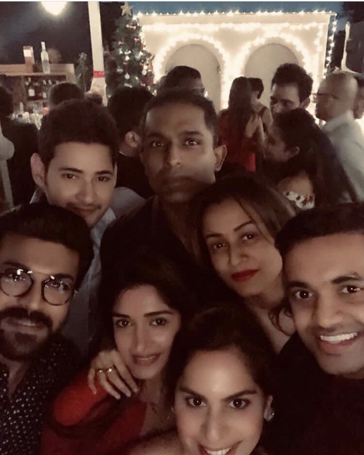 onlymaheshfans's tweet photo. All about last night π²π
#funevenings #christmastimeishere
@urstrulyMahesh https://t.co/GPGd52lXSM