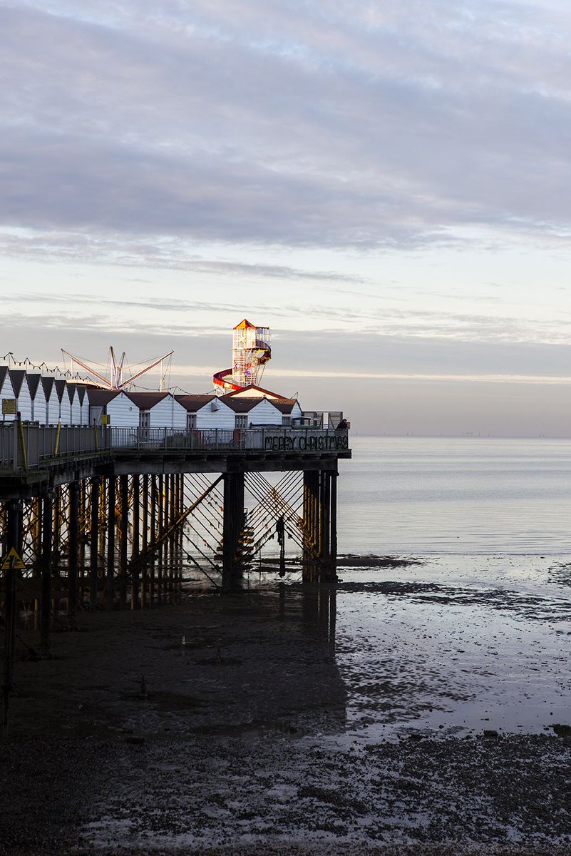 To all our brilliant indie businesses in #HerneBay and those who support them: hope you're all having a very happy and festive day! May this lovely Christmas weather be a good omen for 2019 🎅🎄 😤🌞