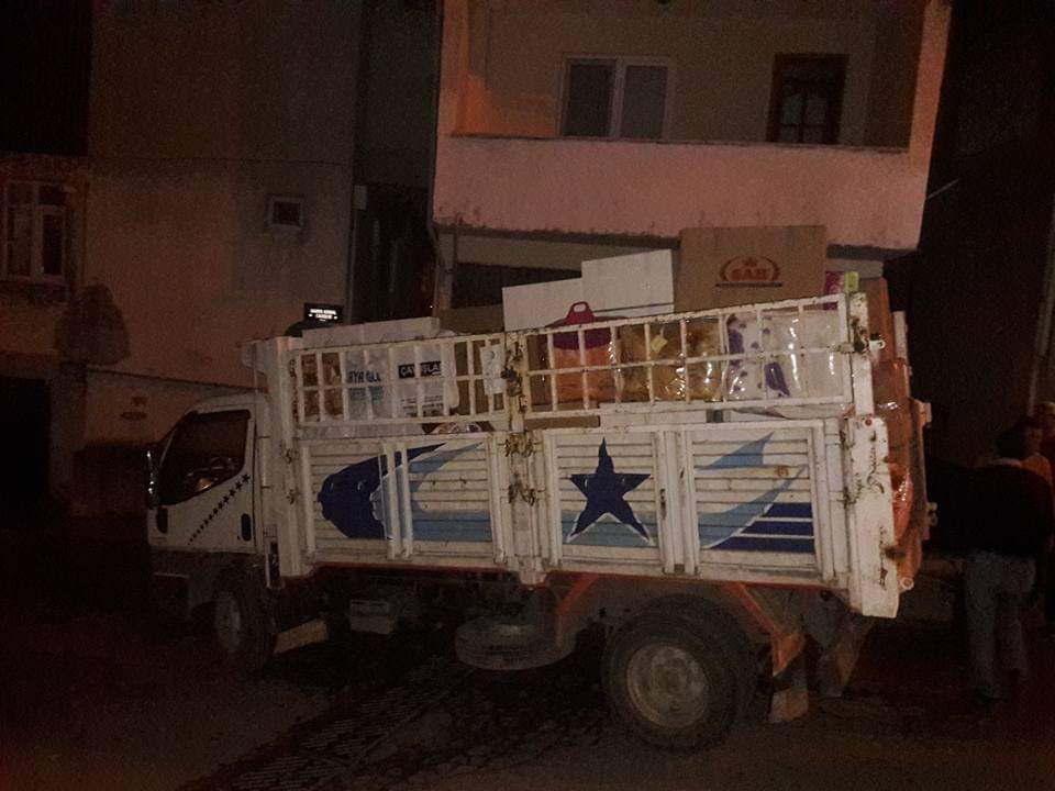 gultepeliler's tweet photo. Yardım kampanyası.
Devletimizin uygun gördü��ü uardım kampanyalarına duyarsız kalmadık. Semtimiz sakinlerinin yardımları ile, Suriye' ye gönderilmek üzere bizde üzerimize düşeni yaptık.. https://t.co/s5VQU49GiY