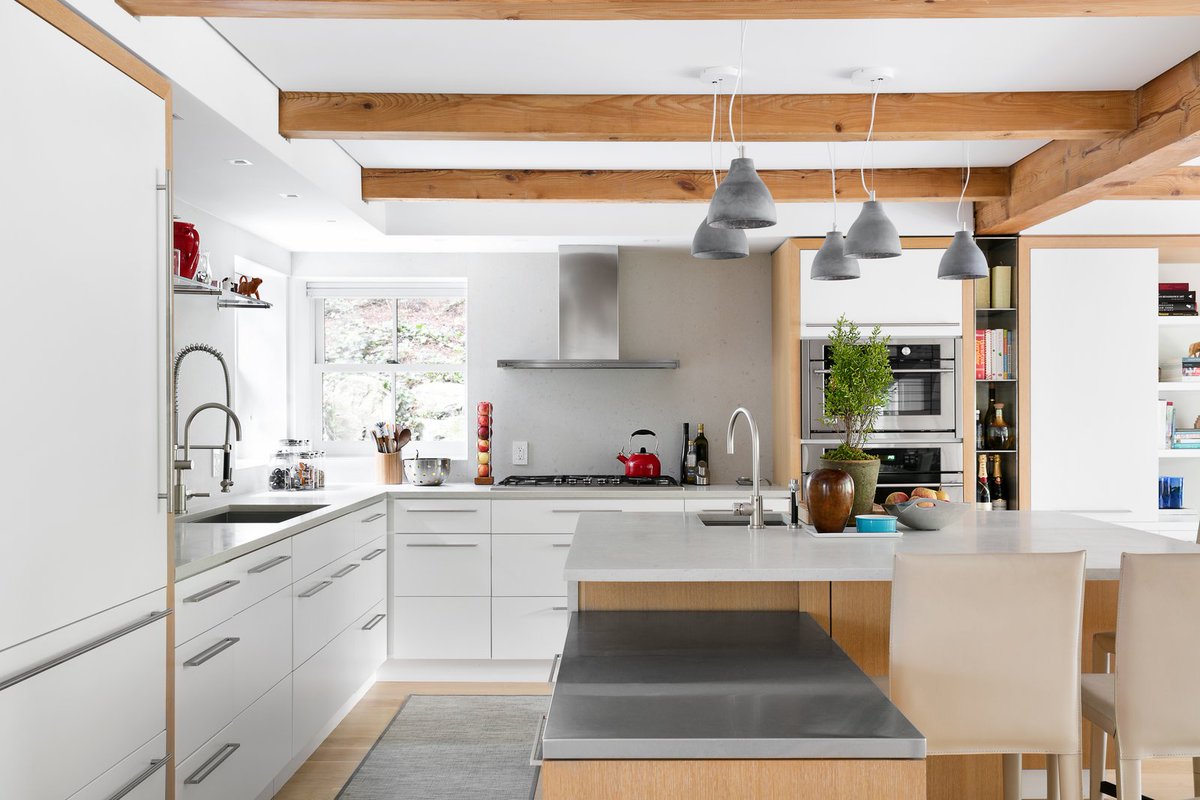LunadaBayTile's tweet photo. By layering different types of lighting in your kitchen, you boost not only the view of surfaces, but also its level of warmth and comfort. https://t.co/ioNEOfenMM https://t.co/bCPfHejof6