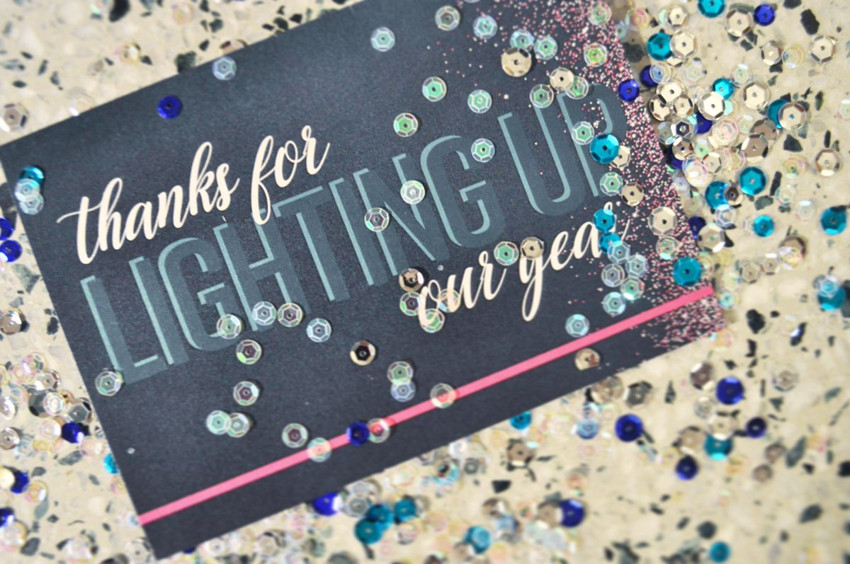 AJCDESIGN's tweet image. From our family to yours ... Thanks for lighting up our year... let’s keep the spark going 🎄✨💫🎁   #happyholidays #interiordesign #holidaycards #design #cheers #light #candle #besttimeoftheyear