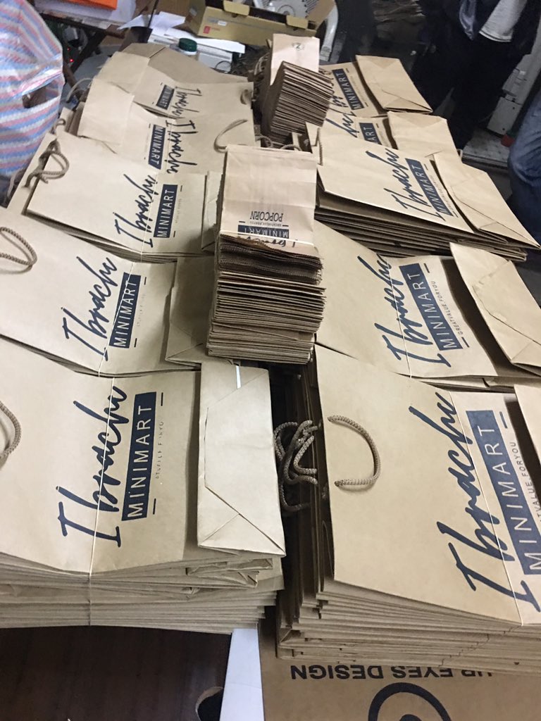 AntonyNgureG's tweet photo. Carrier bags with handles and the branding, from @ksh 35 Talk to us 0733292116 #E254 #e254branding #MyPredictionFor2019
#MerryChristmasYaFilthyAnimal
#ChristmasDay2018
#CutsForCure
#UsMovie
#MerryChirstmas @E254branding @KakituMusik @ntayia_gideon https://t.co/WIcHw8ARsj