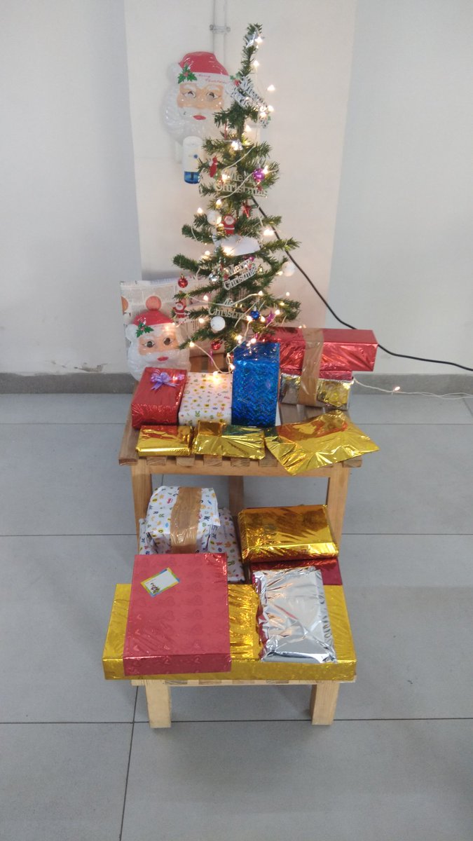 shipmnts's tweet photo. Team #Shipmnts wishing you all a joyous Christmas &amp; a happy and prosperous New Year..
Merry Christmas!! 🎅🎄🤶🎅🏻 https://t.co/ztCPSTEGwE