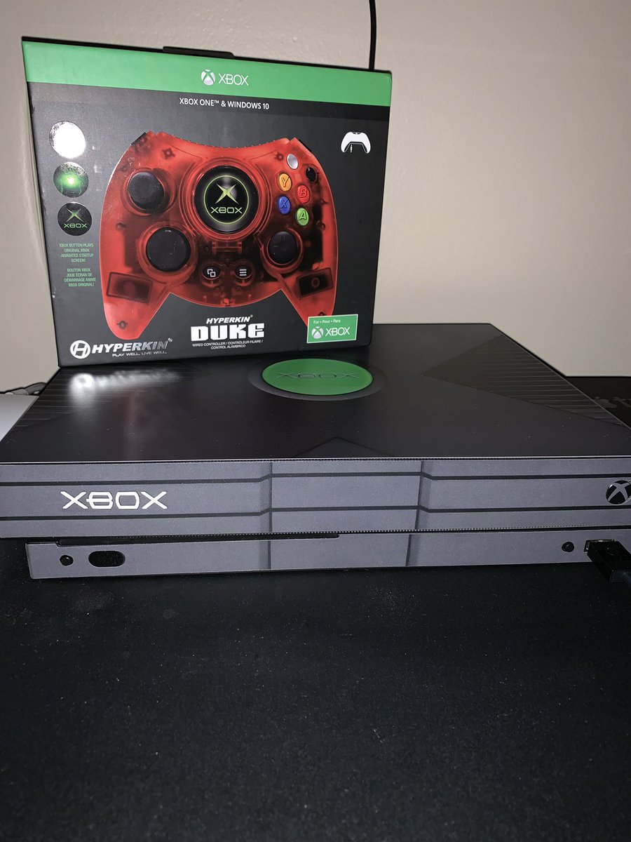 Rsoaker27's tweet photo. Just added the Red Duke to the collection! Wonder if the orange variant is coming 🤔🎮 Big Shout out to @SeamusBlackley @cgallizzi @ryanadelman and everyone at @Hyperkin #newduke 🎮🎮👍 https://t.co/SvFyrUfFYE