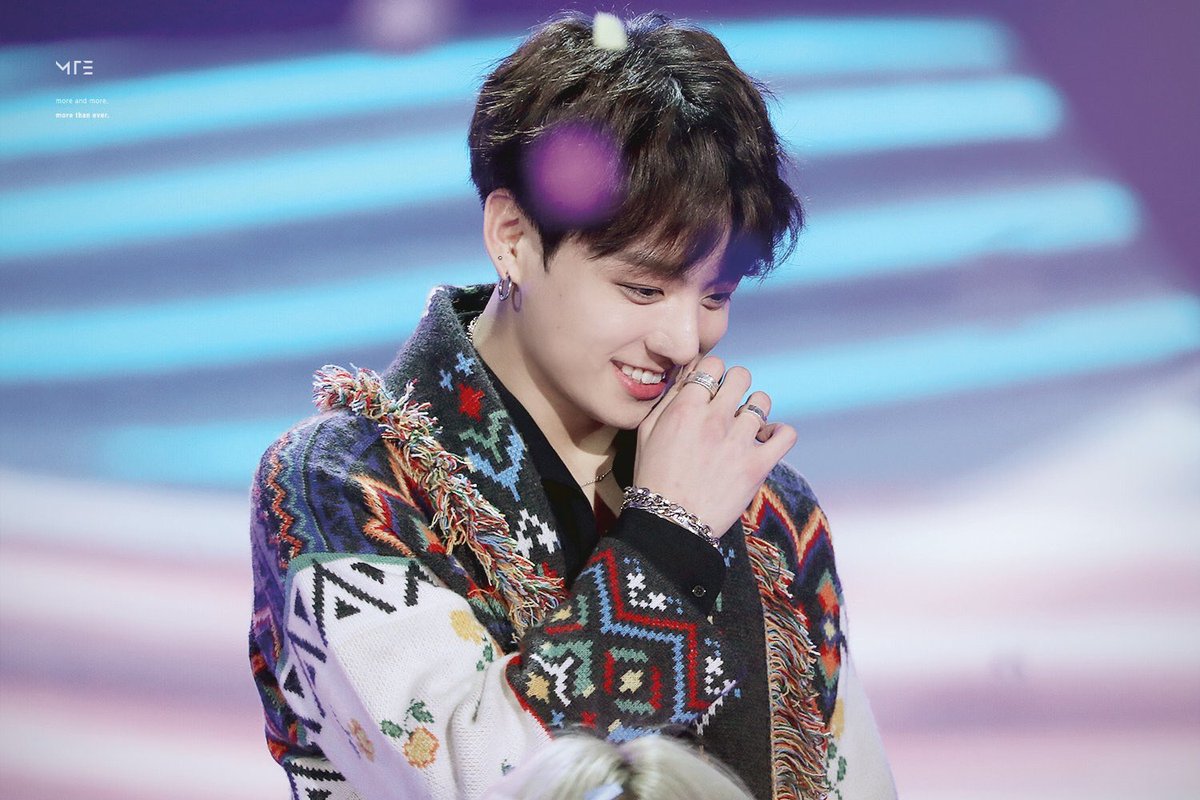 LSammin's tweet photo. [181225] BTS GAYO DAEJUN 
Your smile is my happiness ❤️
You are boy the cutest I see in the present 💜 
#BTS #JUNGKOOK #방탄소년단 #BTSatGayoDaejun 
#전정국 #田柾國 @BTS_twt 🤟🏻 https://t.co/IwWxCtlWq2