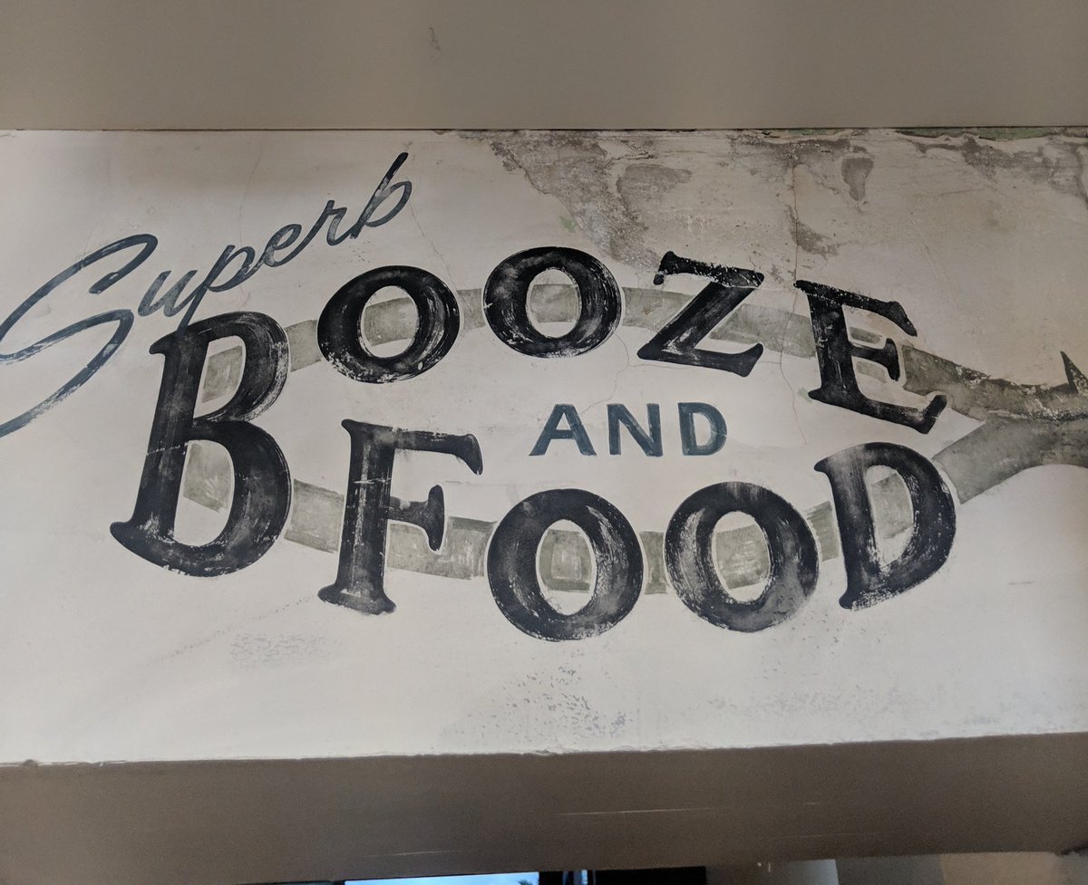 HappySinger's tweet photo. Super booze and #bfood. https://t.co/EB9DdGN0xu