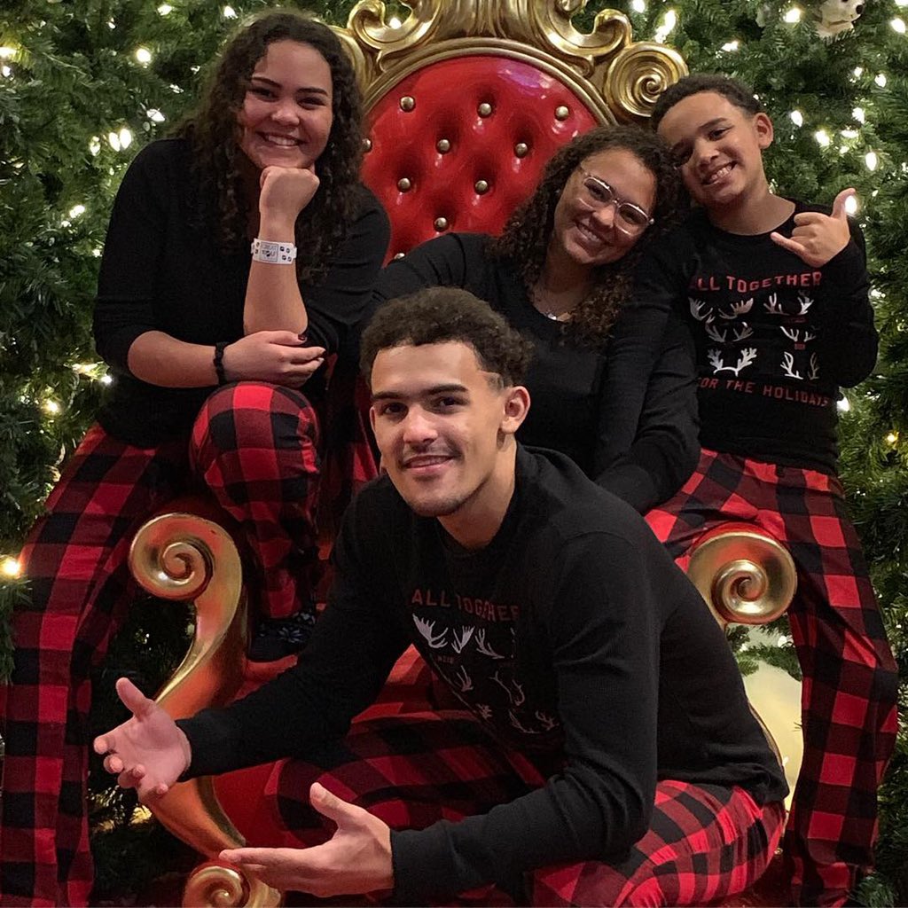 Cyoung321's tweet photo. As this Christmas Day is coming to an end I am so full of joy and love! I love my family and the fact we really enjoy spending time together! I hope every one has had an amazing time celebrating the One that is the reason for the season! #merryCHRISTmas #familytimeisthebesttime https://t.co/igi4Z254f5