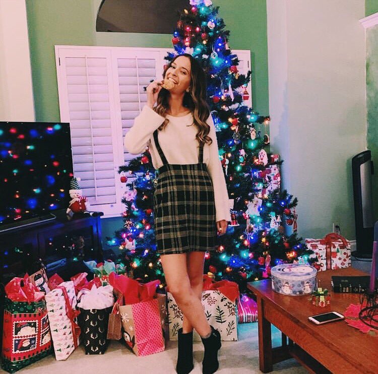 MERRY CHRISTMAS from the ladies of Sigma Kappa! We hope you all had a wonderful time spending it with family, friends, and sisters!❤️🎄#sigmakappacsuf