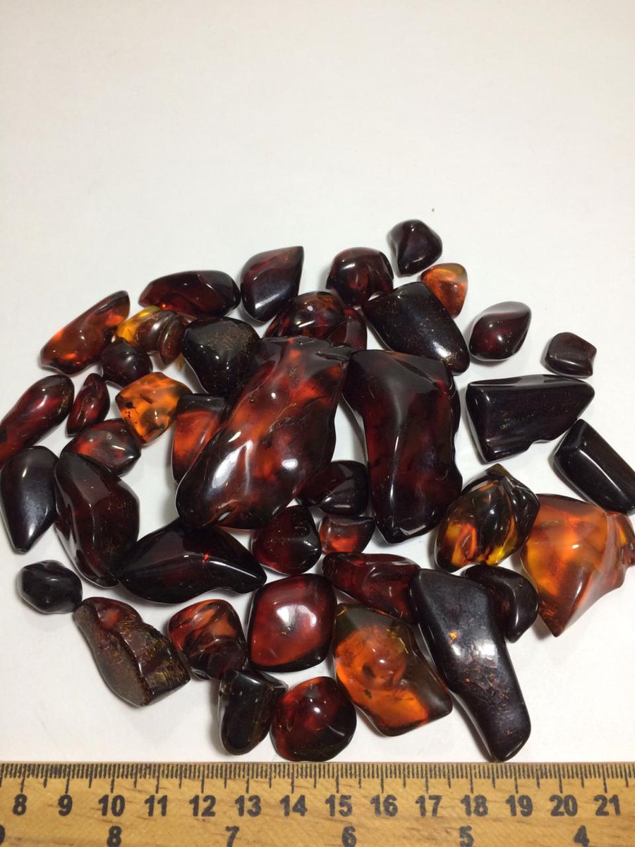 MagdaMinerales's tweet photo. Mexican Red Amber for Sale
41 pieces
155 gr total
Origin: Chiapas México Mines
100% Natural
Shipping worldwide
#redamber #amber #gems #gemology #collectors #jewerly #mexicanamber #stones #naturalstone #rocks #gemstonejewelry #jewerly #magdaminerales #forsale #mexicanstones https://t.co/dPPCwFc4ET